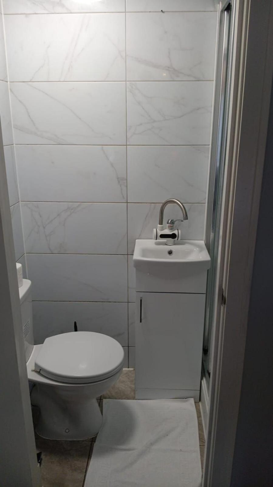 Letzi Premium Cozy Retreat Private En-Suite Rooms, Wembley Londres Exterior foto